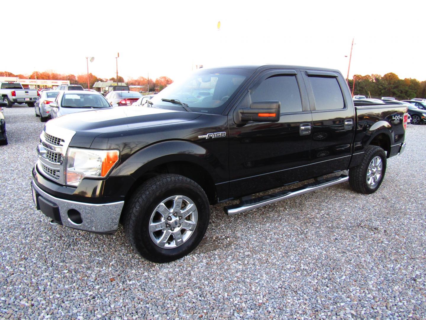 2014 Black /Gray Ford F-150 XL SuperCrew 5.5-ft. Bed 4WD (1FTFW1EF3EK) with an 5.0L V8 engine, Automatic transmission, located at 15016 S Hwy 231, Midland City, AL, 36350, (334) 983-3001, 31.306210, -85.495277 - Photo#2